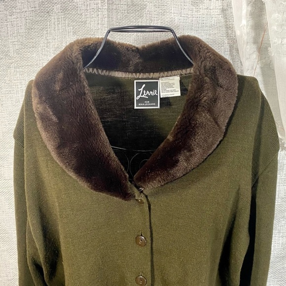 Lennie for Nina Leonard faux fur collared button up sweater size L - Picture 2 of 8